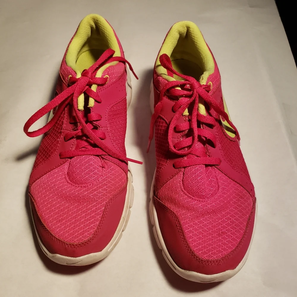 NIKE FLEX EXPERIENCE RN 2 SZ 6Y‎